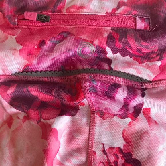 Small Pure & Simple 3/4 Rosey Leggings - Picture 5 of 5